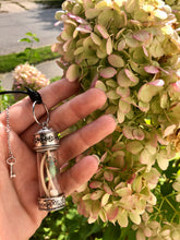 Deadly on the go Vial